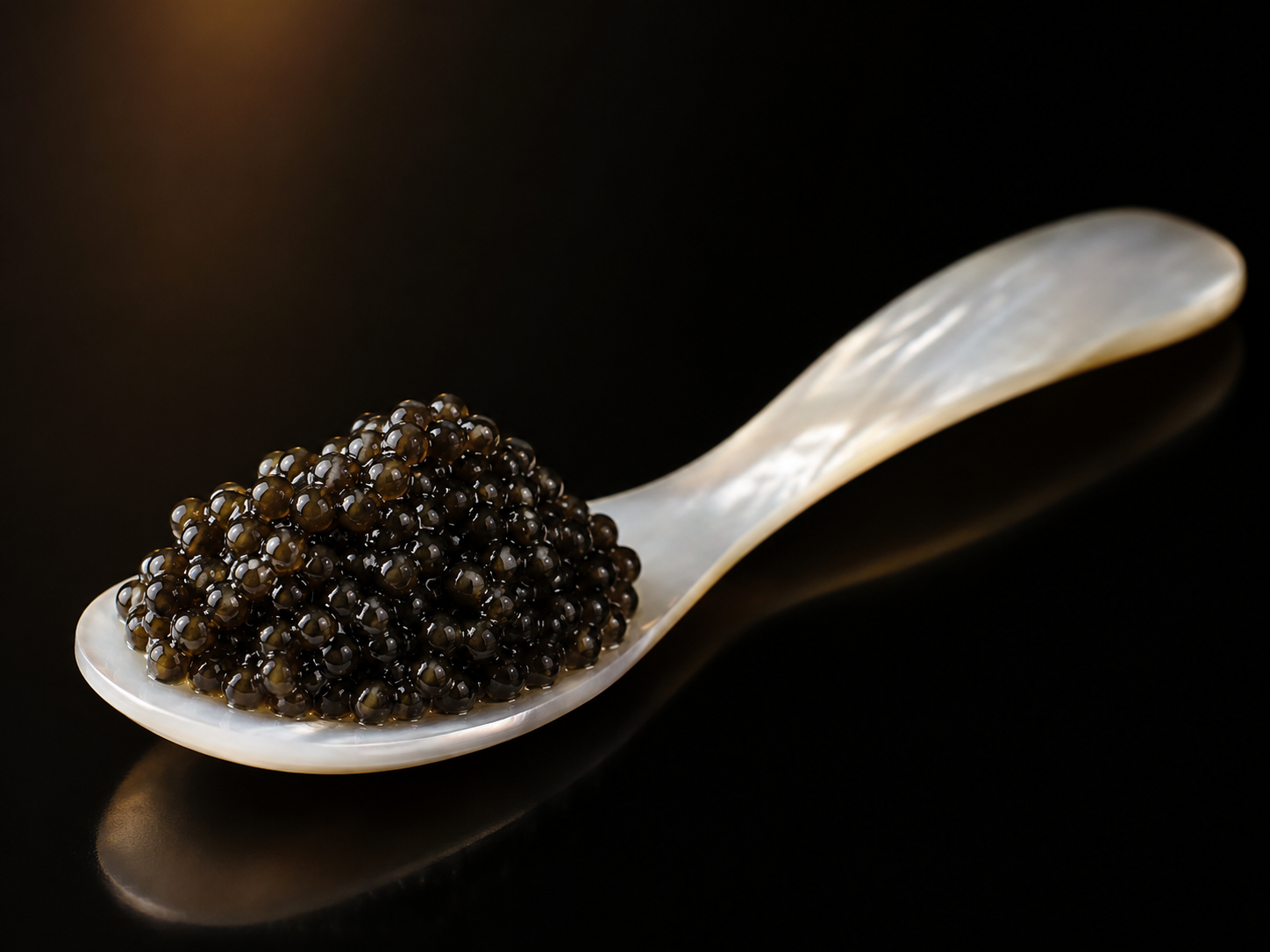 Cuillère garnie de caviar